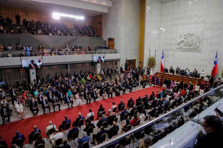 Congreso chileno acuerda iniciar nuevo proceso para la Constitución.