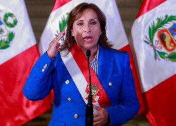 Boluarte presenta propuesta para celebrar elecciones en abril de 2024.