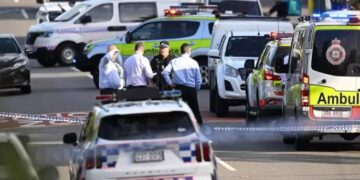 Mueren dos policías tiroteados en una redada en Brisbane, Australia.