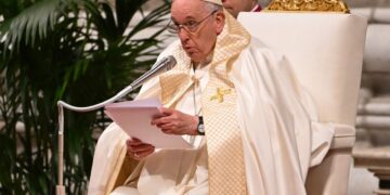 Papa pide a los jefes de Estado 'clemencia' para los presos en Navidad.