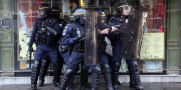 Francia desplegará 10.000 policías ante el partido contra Marruecos.