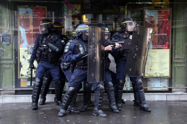 Francia desplegará 10.000 policías ante el partido contra Marruecos.
