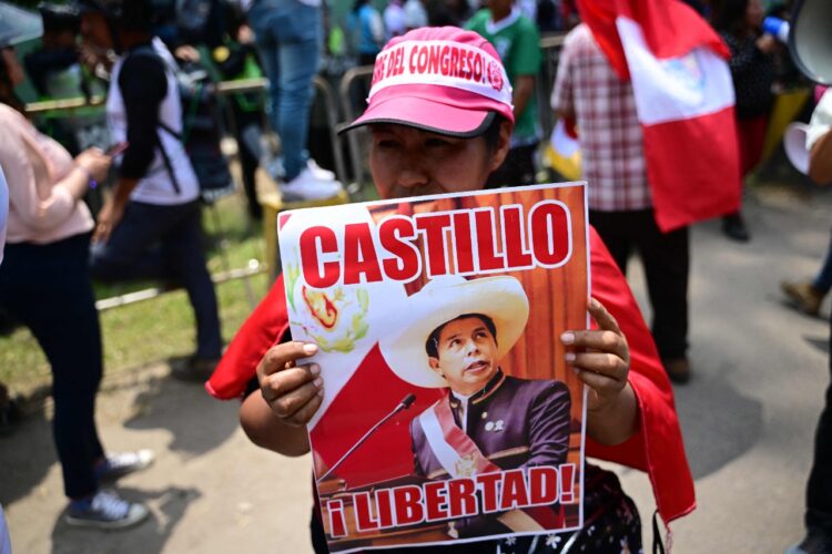 Bueno alerta que protestas podrían ocasionar pérdidas económicas.
