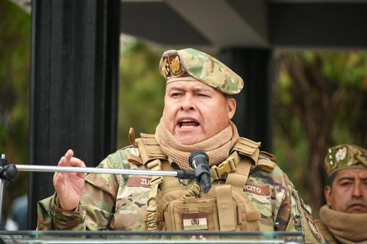 El jefe militar durante su discurso. Foto: ABI.