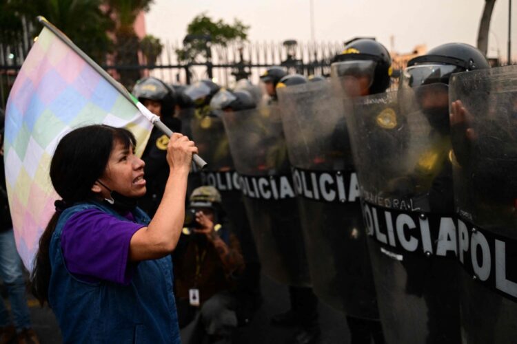 Las protestas en Perú dejan ya 14 muertos tras sumar seis en un solo día.
