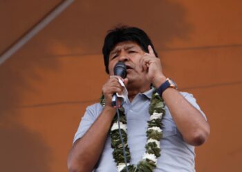 Evo Morales denuncia que sus tres celulares robados en un acto fueron ofrecidos a la DEA