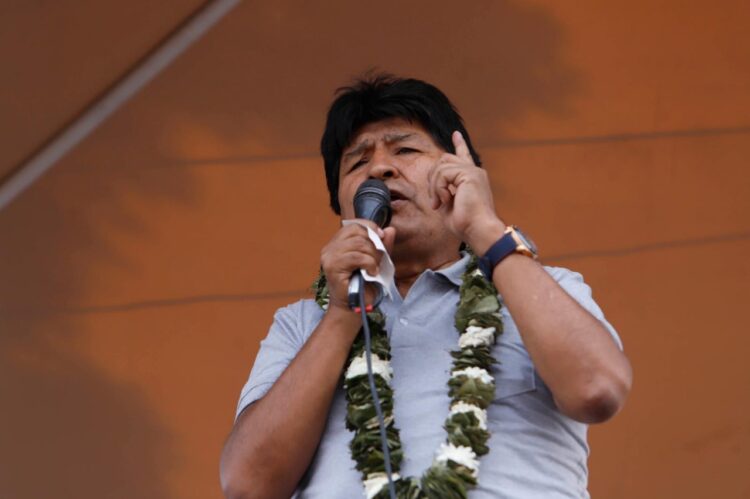 Evo Morales denuncia que sus tres celulares robados en un acto fueron ofrecidos a la DEA