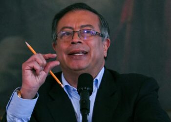 Petro anuncia incremento del 16 por ciento del salario mínimo.