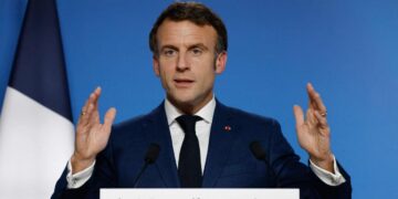 Macron quiere hablar con Putin sobre ataques con drones.