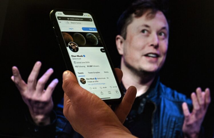 ONU expresa su malestar con Musk por el cierre de cuentas de Twitter.