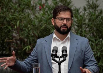 Chile pide investigar 'cualquier violación de Derechos Humanos' en Perú.