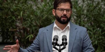 Chile pide investigar 'cualquier violación de Derechos Humanos' en Perú.