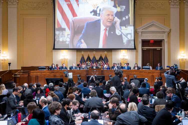 Congresistas de EEUU piden acusar a Trump de insurrección y fraude.
