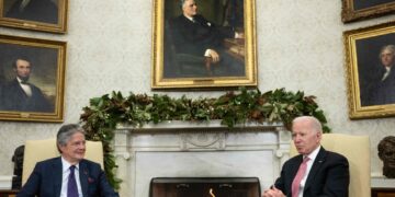 Biden y Lasso hablan de lucha contra crimen transnacional y migración.
