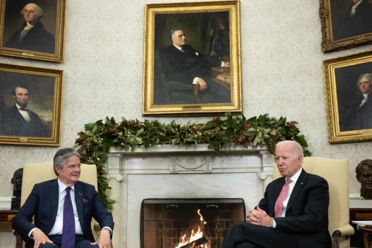 Biden y Lasso hablan de lucha contra crimen transnacional y migración.