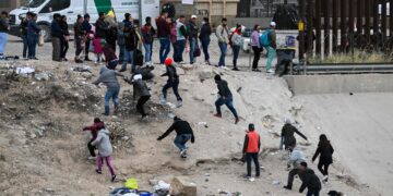 Corte Suprema mantiene medida que permite bloquear a migrantes.
