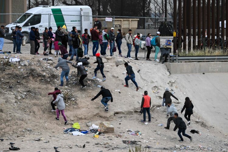 Corte Suprema mantiene medida que permite bloquear a migrantes.