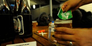 Policía aprehende a dos hombres ‘pildoritas’.