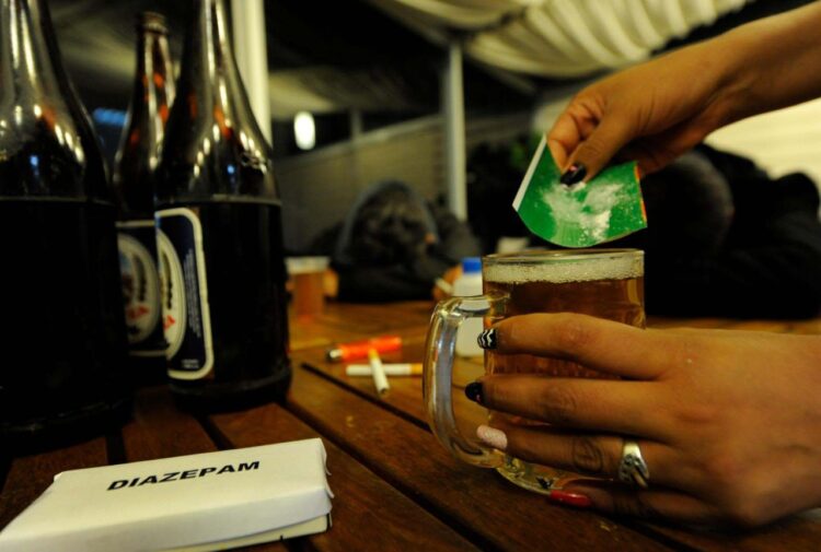 Policía aprehende a dos hombres ‘pildoritas’.