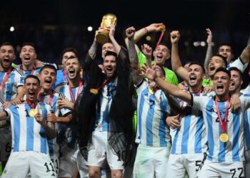 Gobierno de Argentina declara fiesta nacional por la Copa Mundial.
