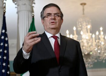 México ordena regreso de su embajador en Perú.
