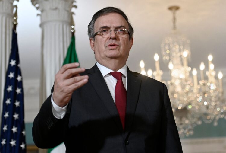 México ordena regreso de su embajador en Perú.