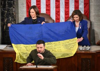 Pelosi compara la visita de Zelenski con Churchill en la Segunda Guerra.