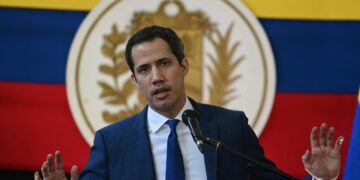 Oposición venezolana pide el cese de Juan Guaidó.