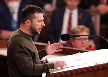 Zelenski dice que reconstrucción de Ucrania será el 'mayor proyecto'.