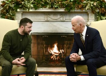 Biden promete aumentar el apoyo a Ucrania en la reunión con Zelenski