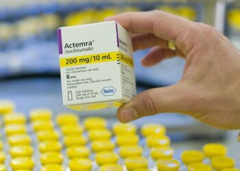 Roche obtiene homologación de su medicamento contra COVID-19.