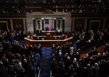 Senado de EEUU aprueba proyecto de ley que evita el cierre del Congreso.