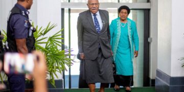 Parlamento confirma a opositor Rabuka como primer ministro de Fiyi.
