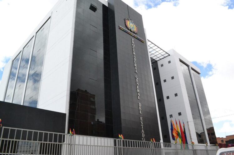 Procurador afirma que el dinero pendiente en juicios supera los $us 10.000 millones