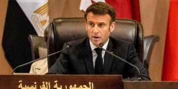 Macron condena el 'odioso ataque contra los kurdos de Francia'.