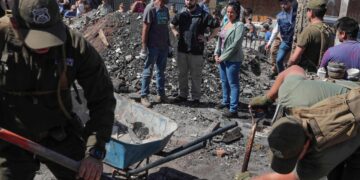 Boric, sobre incendio: 'Vamos a mover cielo, mar y tierra'.