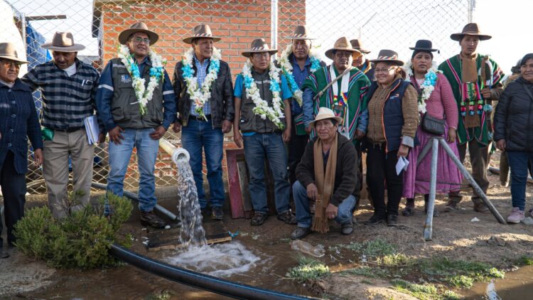 Gobierno entrega sistemas de agua en respuesta a afectaciones por sequía