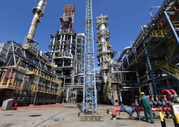 Rusia prohíbe desde febrero vender petróleo a países que topen el precio.