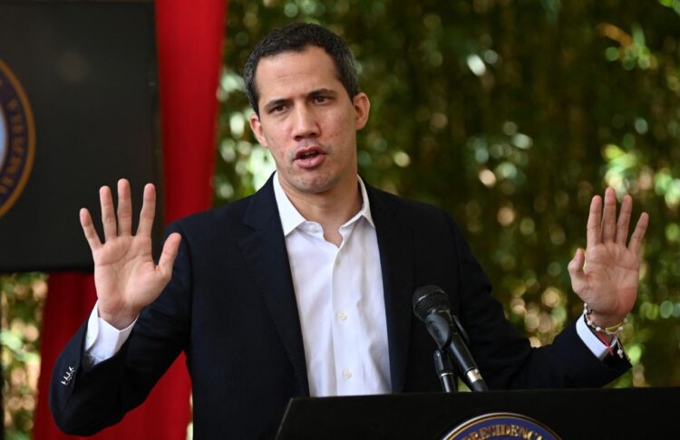 Francia dice que no le corresponde valorar el cese de Guaidó.