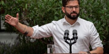 Boric indulta a doce condenados en el marco del estallido social de 2019.