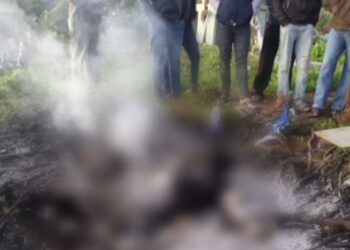 Indígenas mexicanos queman vivo a un hombre acusado de robo.