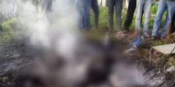 Indígenas mexicanos queman vivo a un hombre acusado de robo.