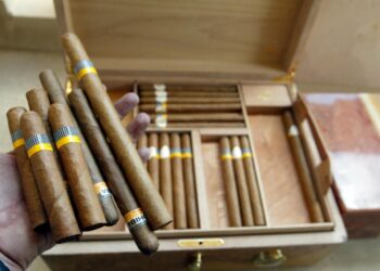 Cuba gana pleito de 25 años por derechos de marca de puros Cohiba.
