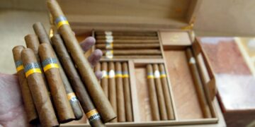 Cuba gana pleito de 25 años por derechos de marca de puros Cohiba.