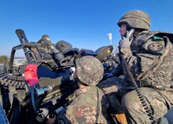 Corea del Norte dispara un misil balístico no identificado.