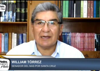 El senador William Torrez, en entrevista con Piedra, Papel y Tinta