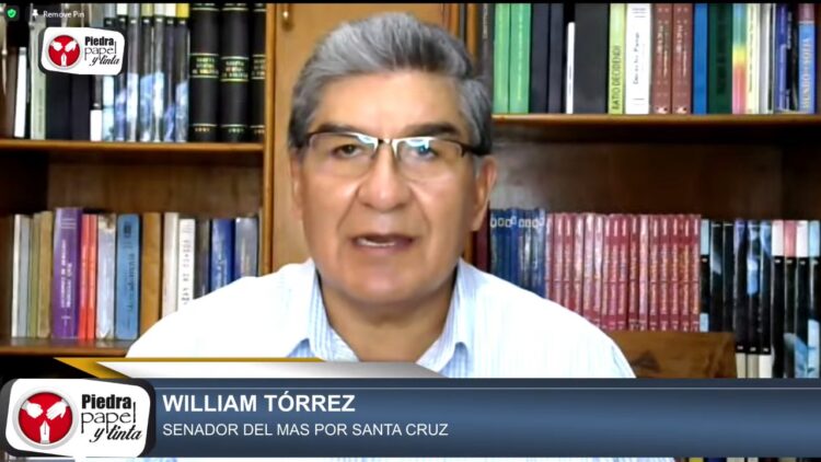 El senador William Torrez, en entrevista con Piedra, Papel y Tinta