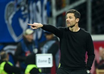 Xabi Alonso debuta en Champions con el Leverkusen con una dura derrota