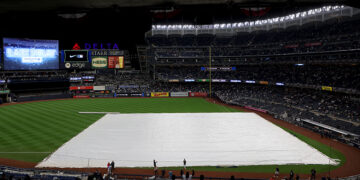 La lluvia obliga a posponer para el martes partido de playoffs entre Yankees y Guardianes