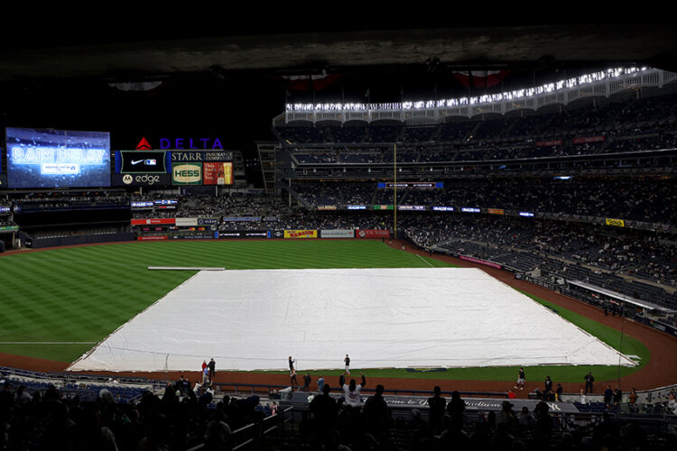 La lluvia obliga a posponer para el martes partido de playoffs entre Yankees y Guardianes